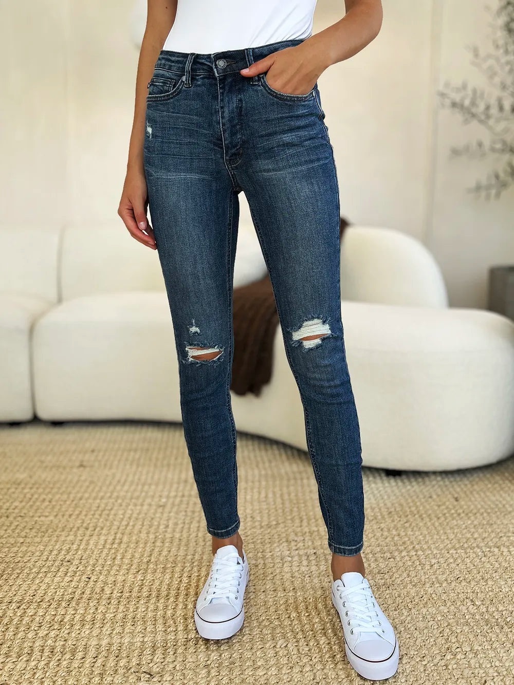 EUC Judy Blue High-Rise Distressed Dark Wash Slim Fit Skinny Jeans - Size 3 (26)